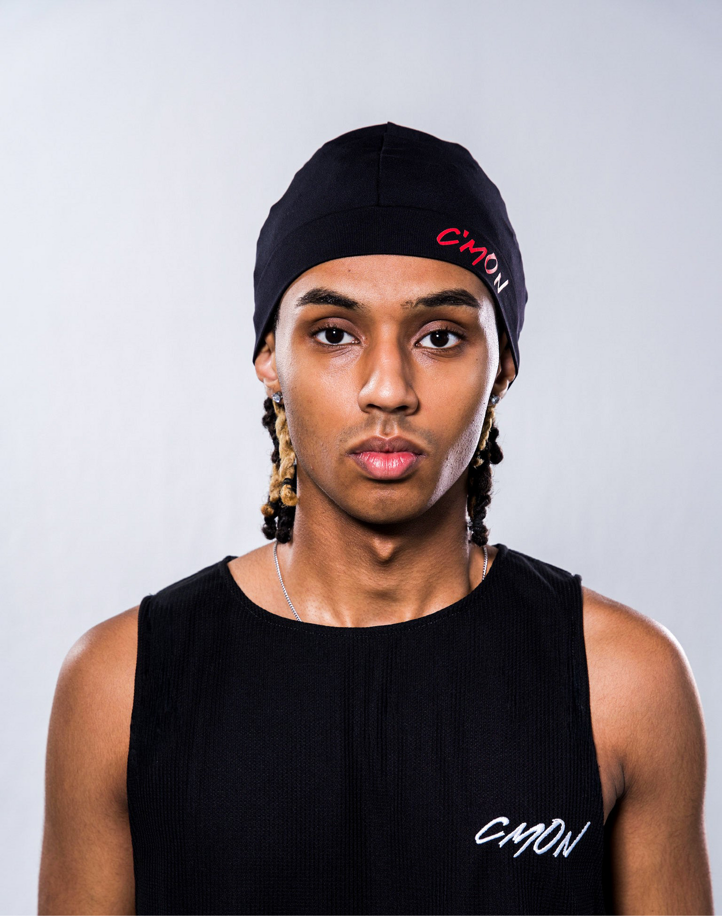 CMON SCULL CAP BLACK RED BEANIE