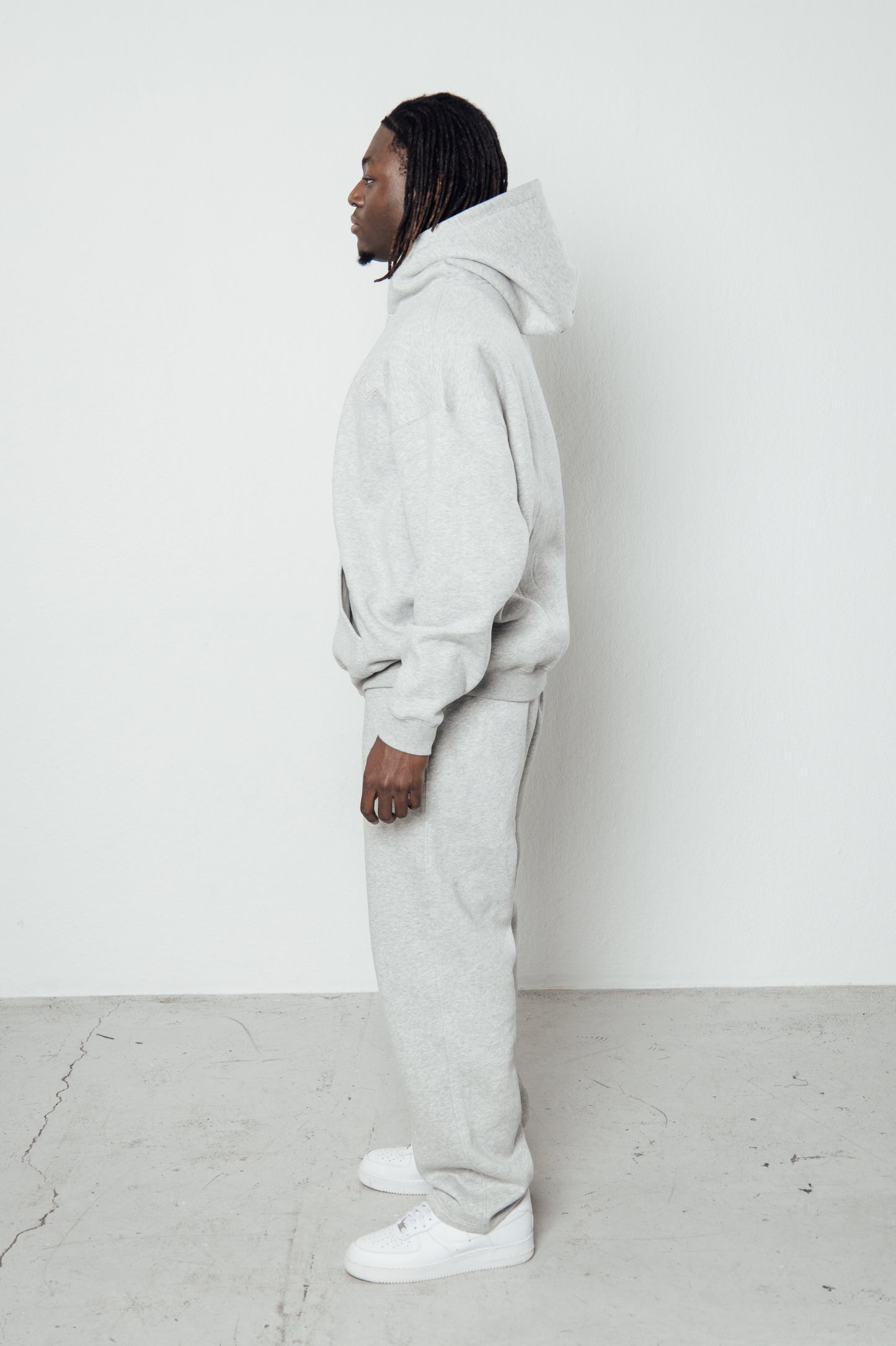 GREY SIGNATURE JOGGER