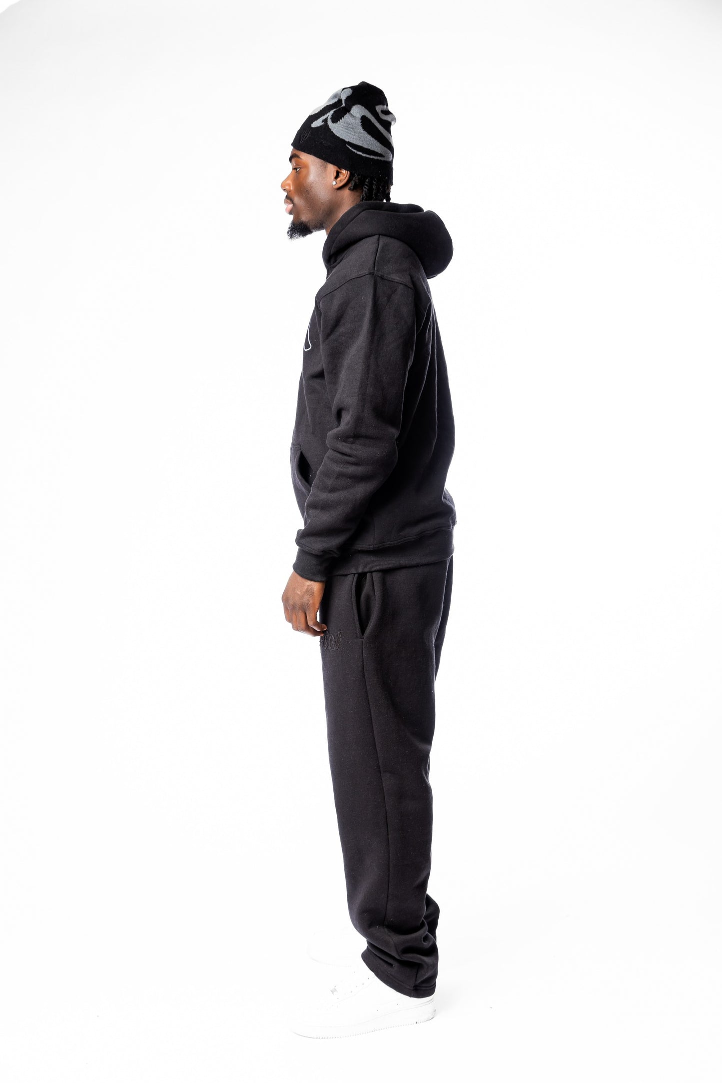 CM BEANIE BLACK GREY