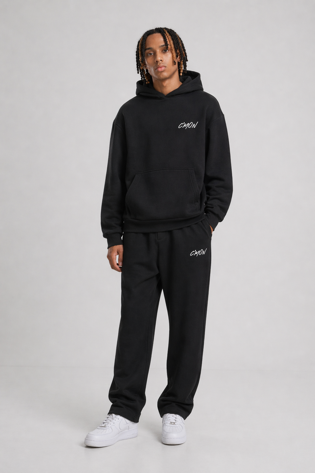 BLACK BASIC HOODIE